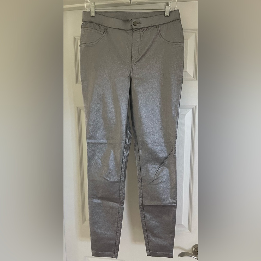 Hue Stylish Silver Metallic Women's Strech Leggings in Jeans style.